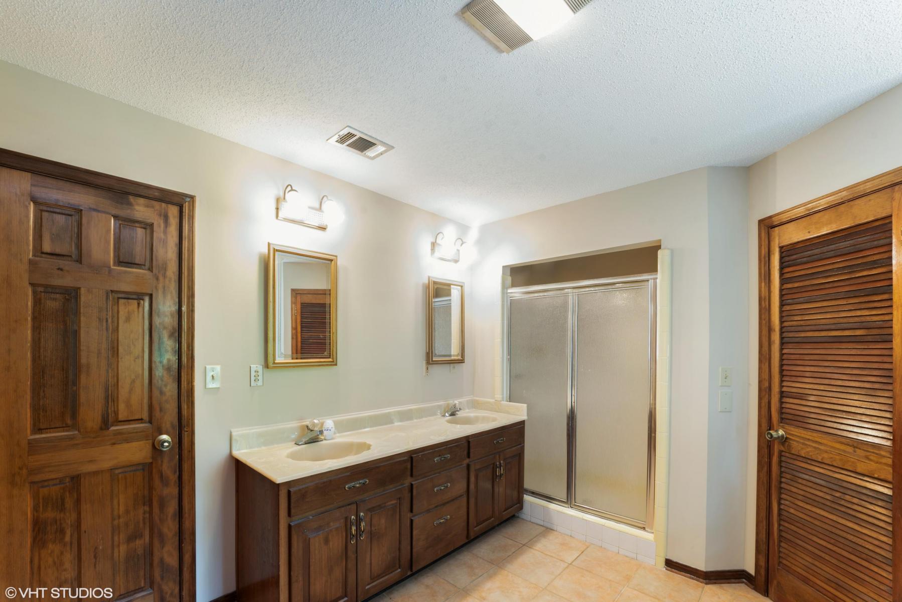 TWIN LAKES ESTATES - Residential