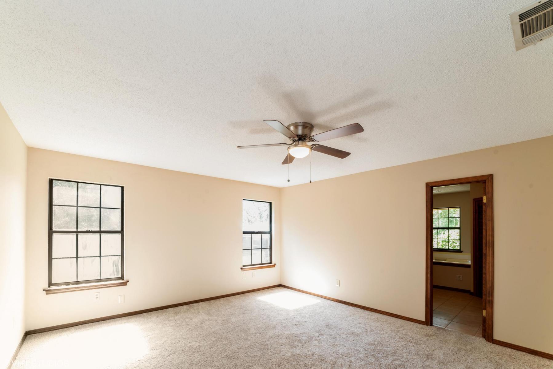 TWIN LAKES ESTATES - Residential