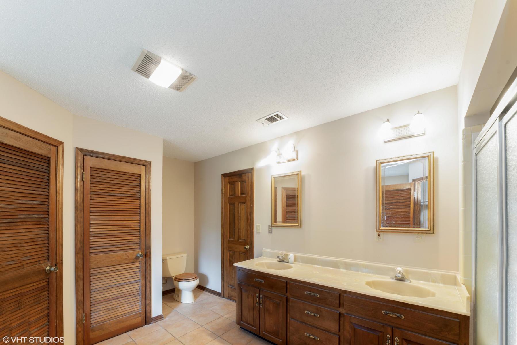 TWIN LAKES ESTATES - Residential