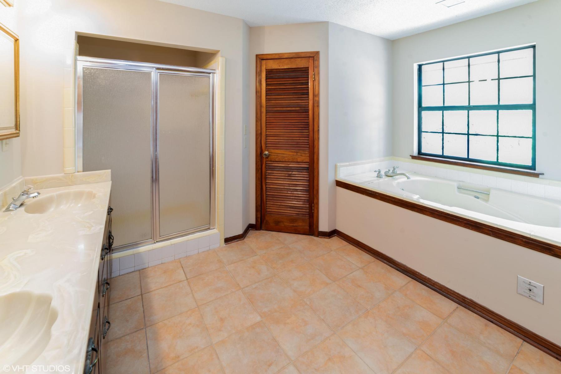 TWIN LAKES ESTATES - Residential