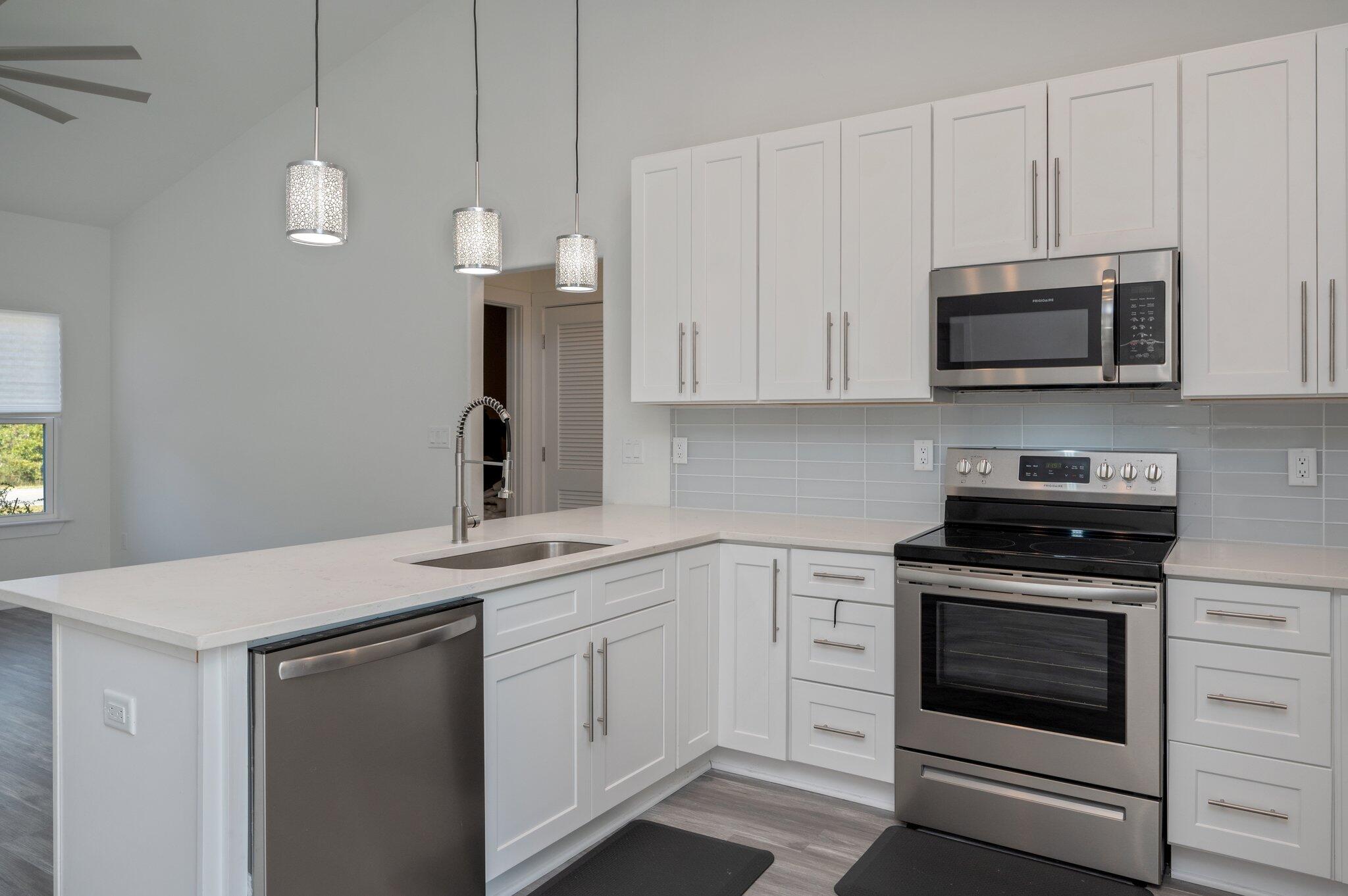 OAKWOOD HILLS UNIT 3 - Residential Lease