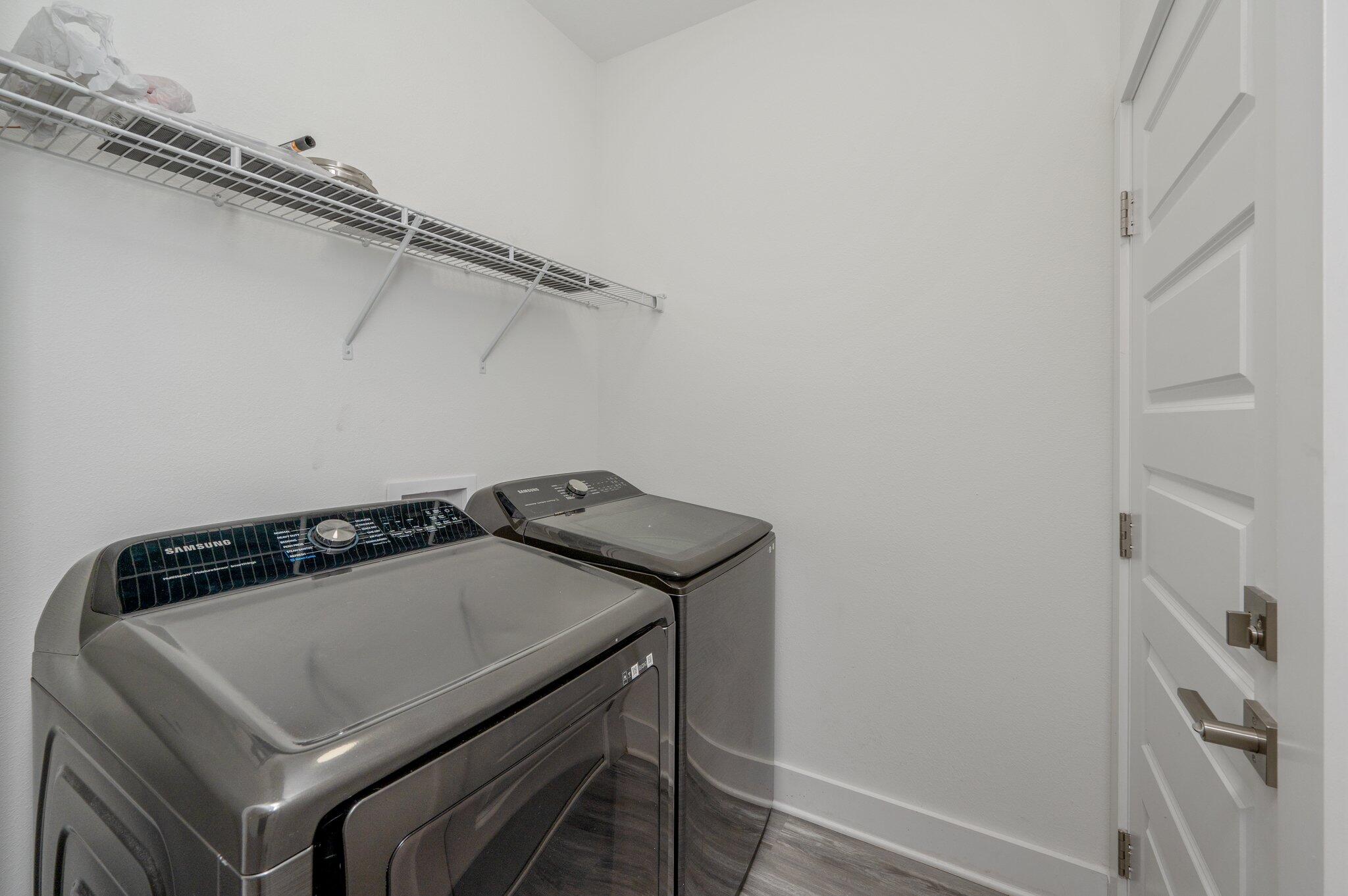 OAKWOOD HILLS UNIT 3 - Residential Lease