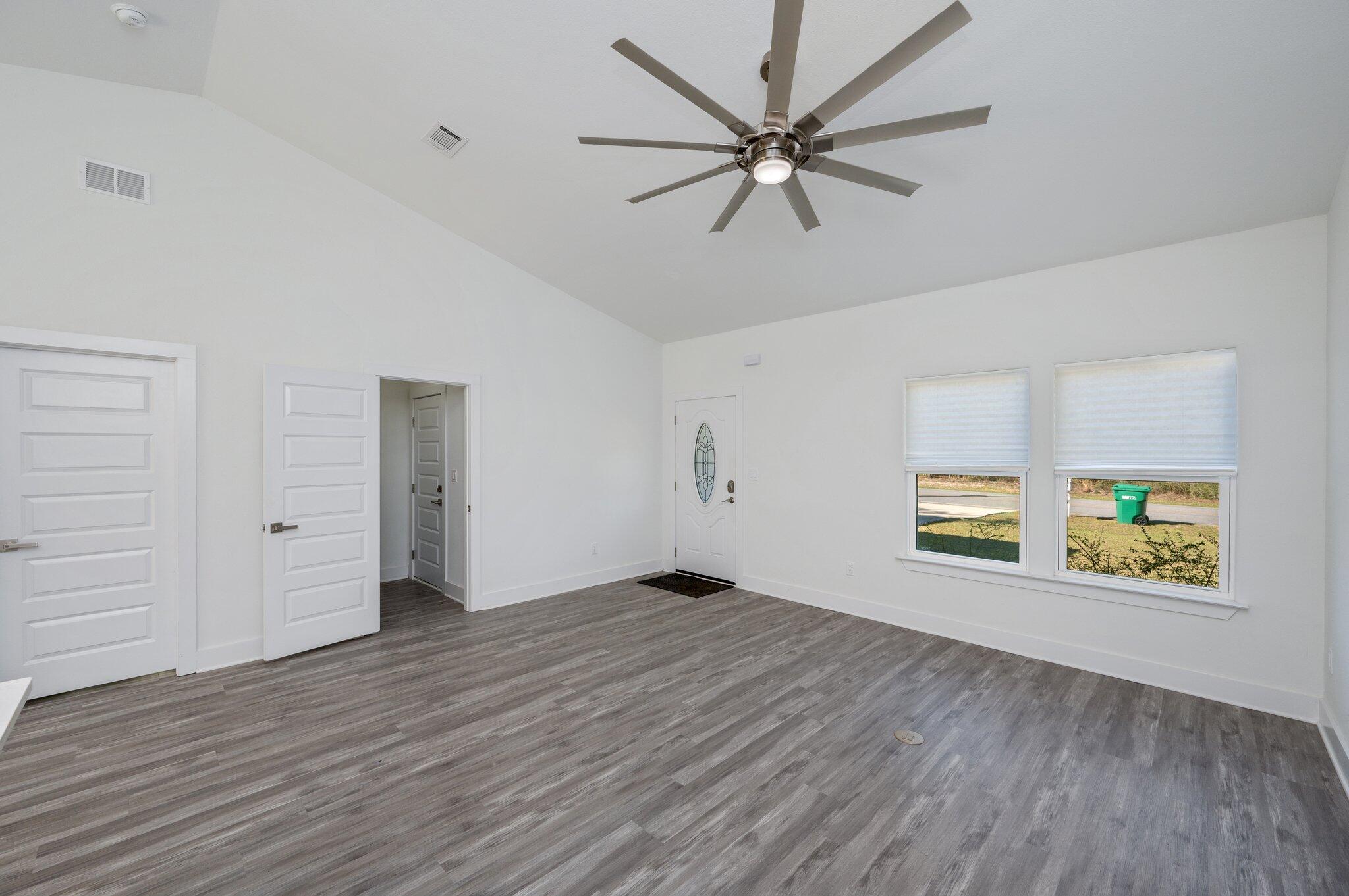 OAKWOOD HILLS UNIT 3 - Residential Lease
