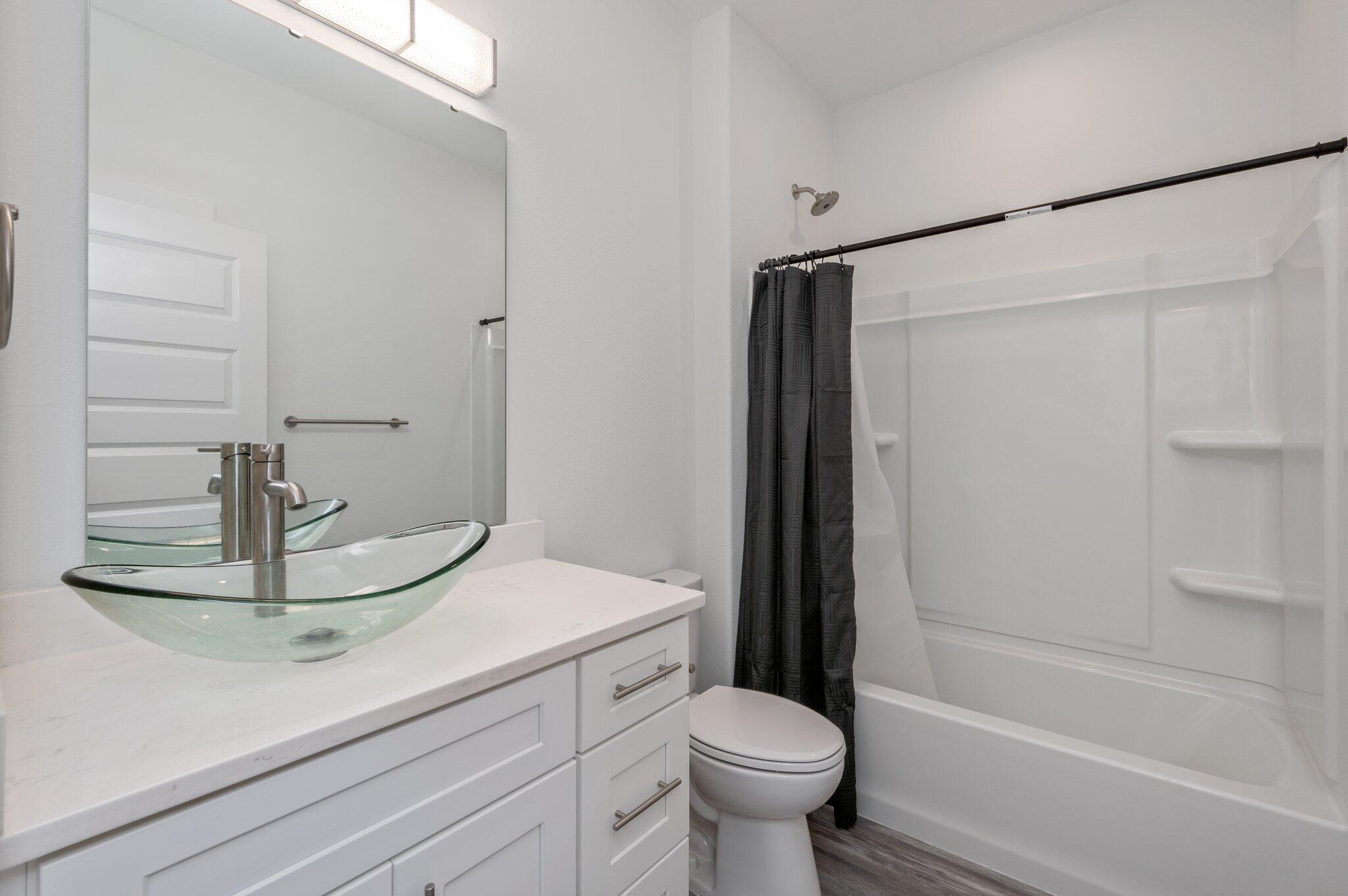 OAKWOOD HILLS UNIT 3 - Residential Lease