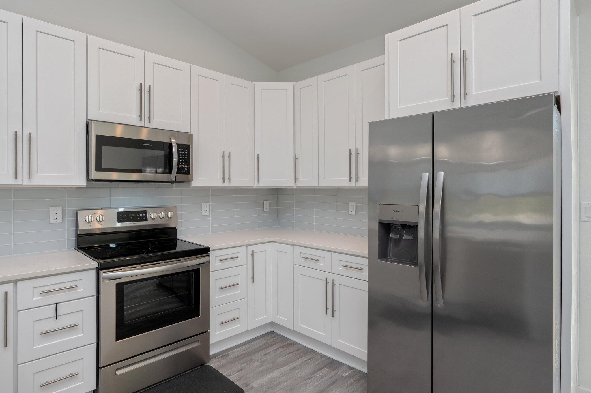 OAKWOOD HILLS UNIT 3 - Residential Lease