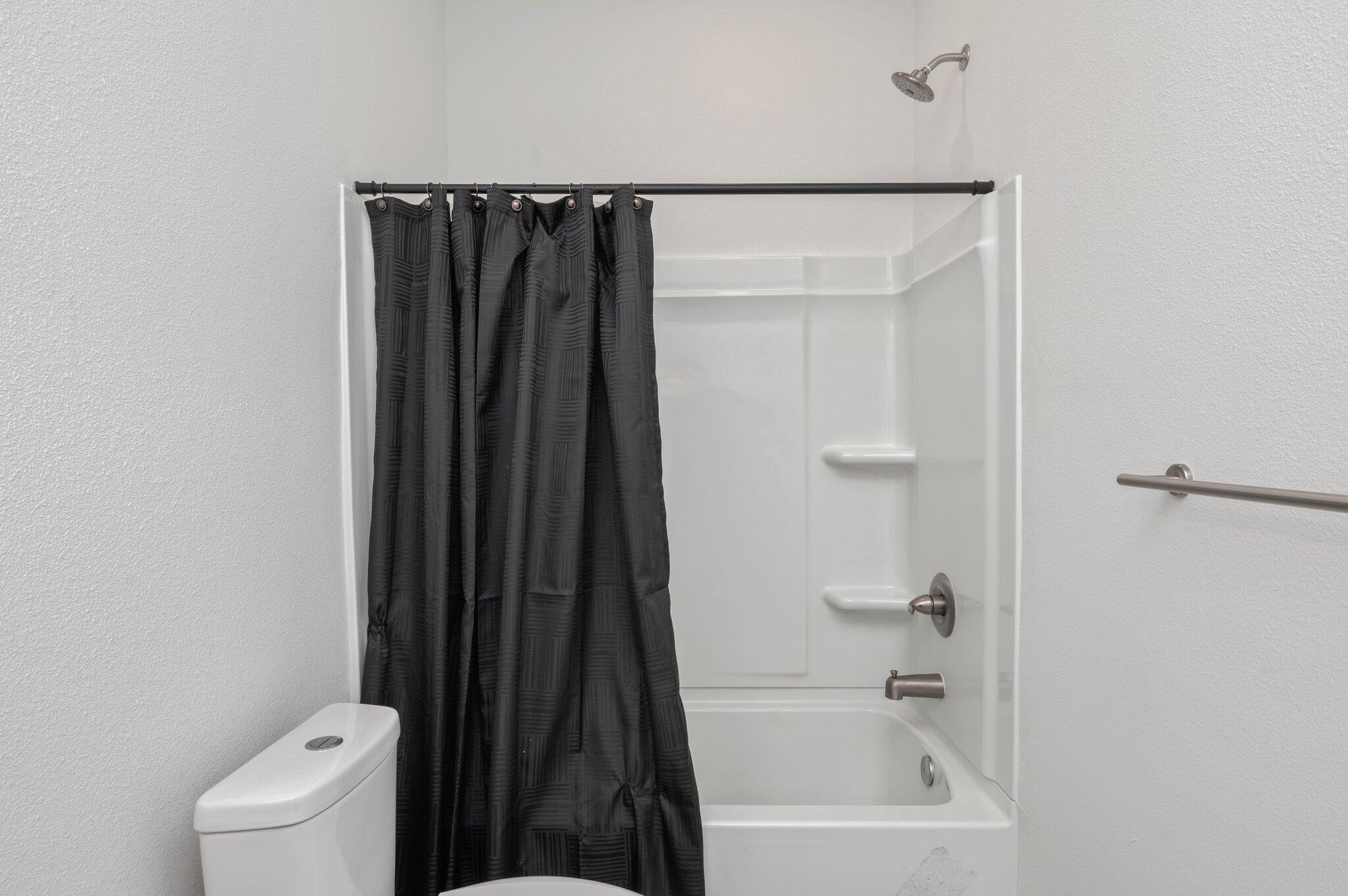 OAKWOOD HILLS UNIT 3 - Residential Lease