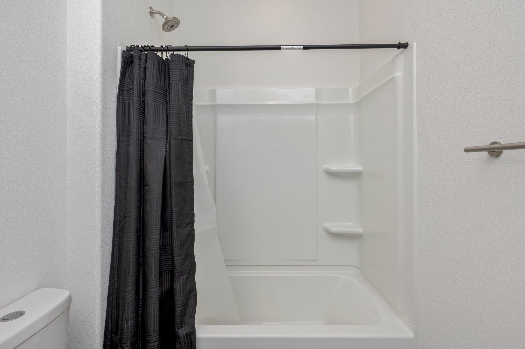 OAKWOOD HILLS UNIT 3 - Residential Lease