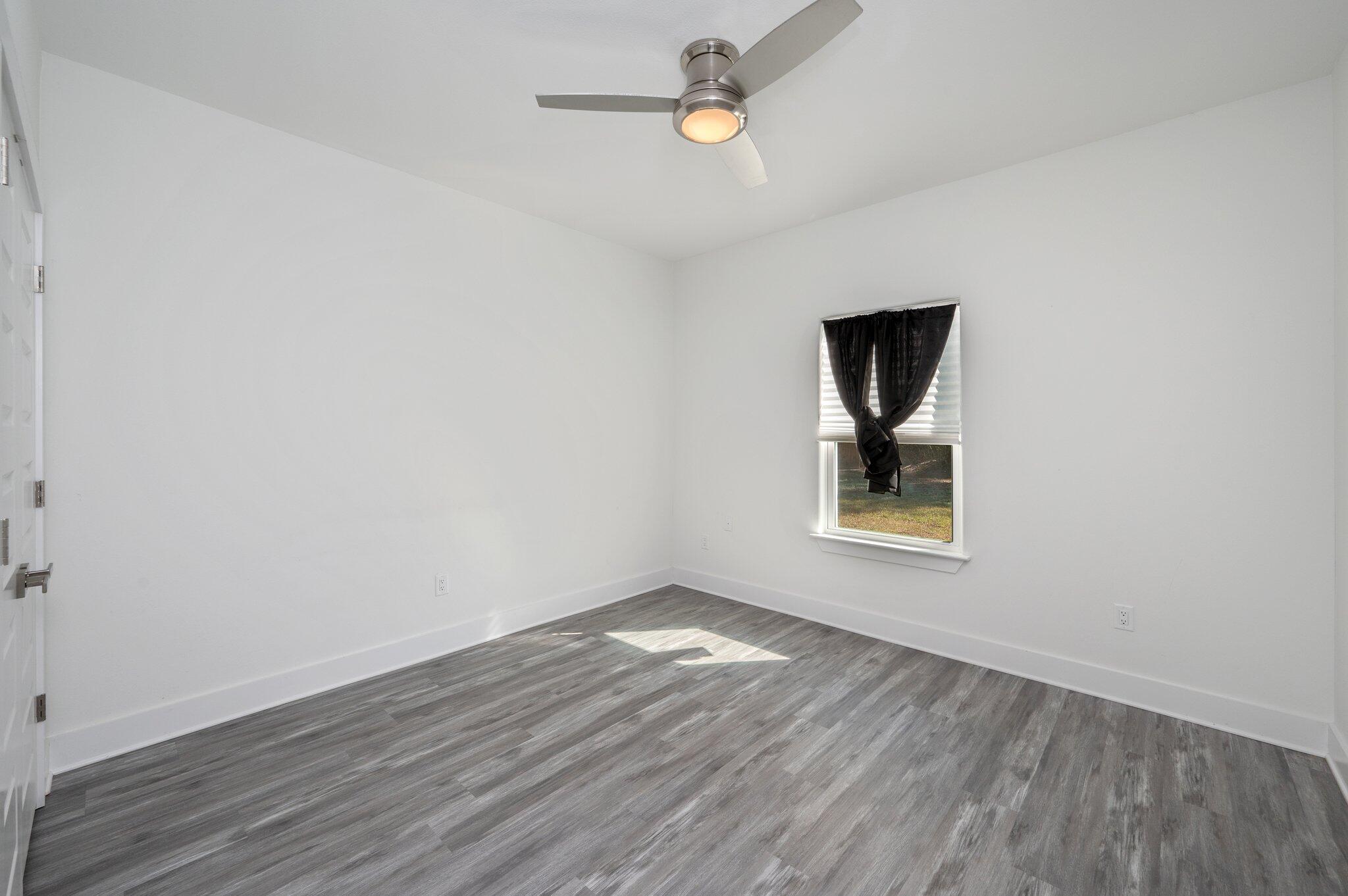 OAKWOOD HILLS UNIT 3 - Residential Lease