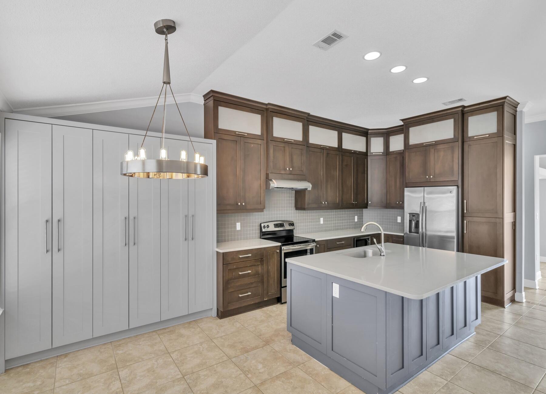 SKY RIDGE ESTATES 1ST ADD - Residential