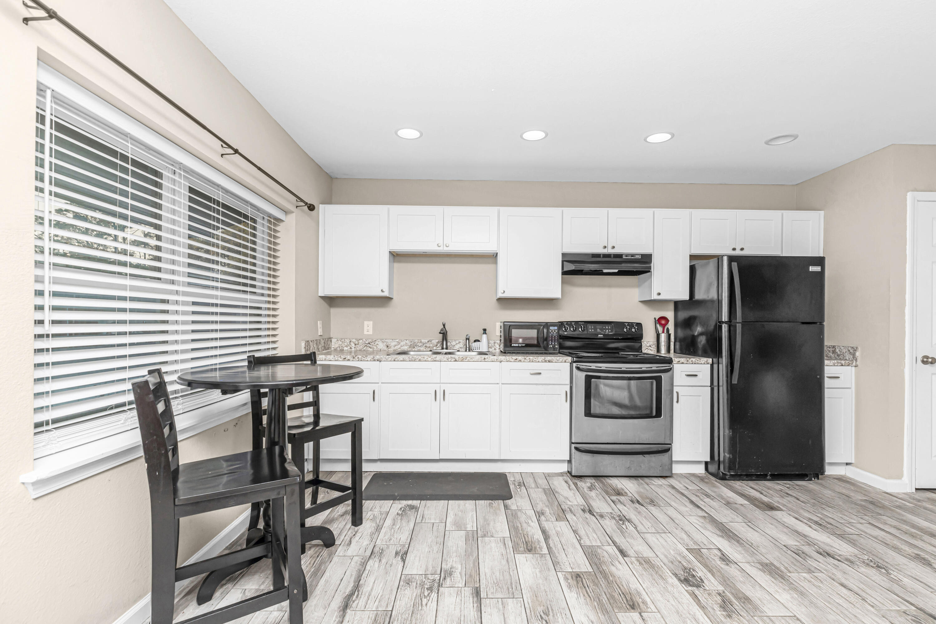 SYLVANIA HEIGHTS - Residential Lease