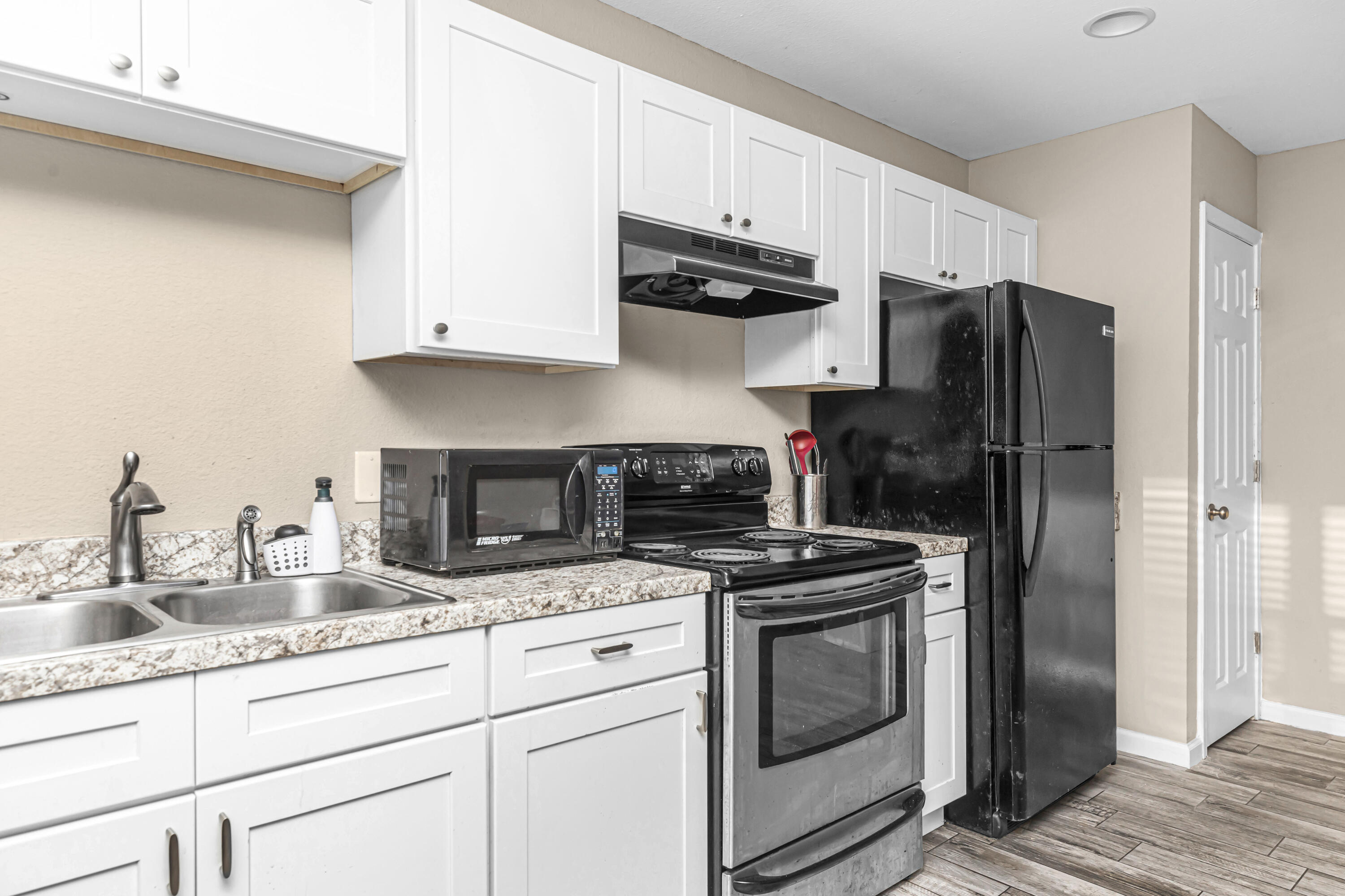 SYLVANIA HEIGHTS - Residential Lease