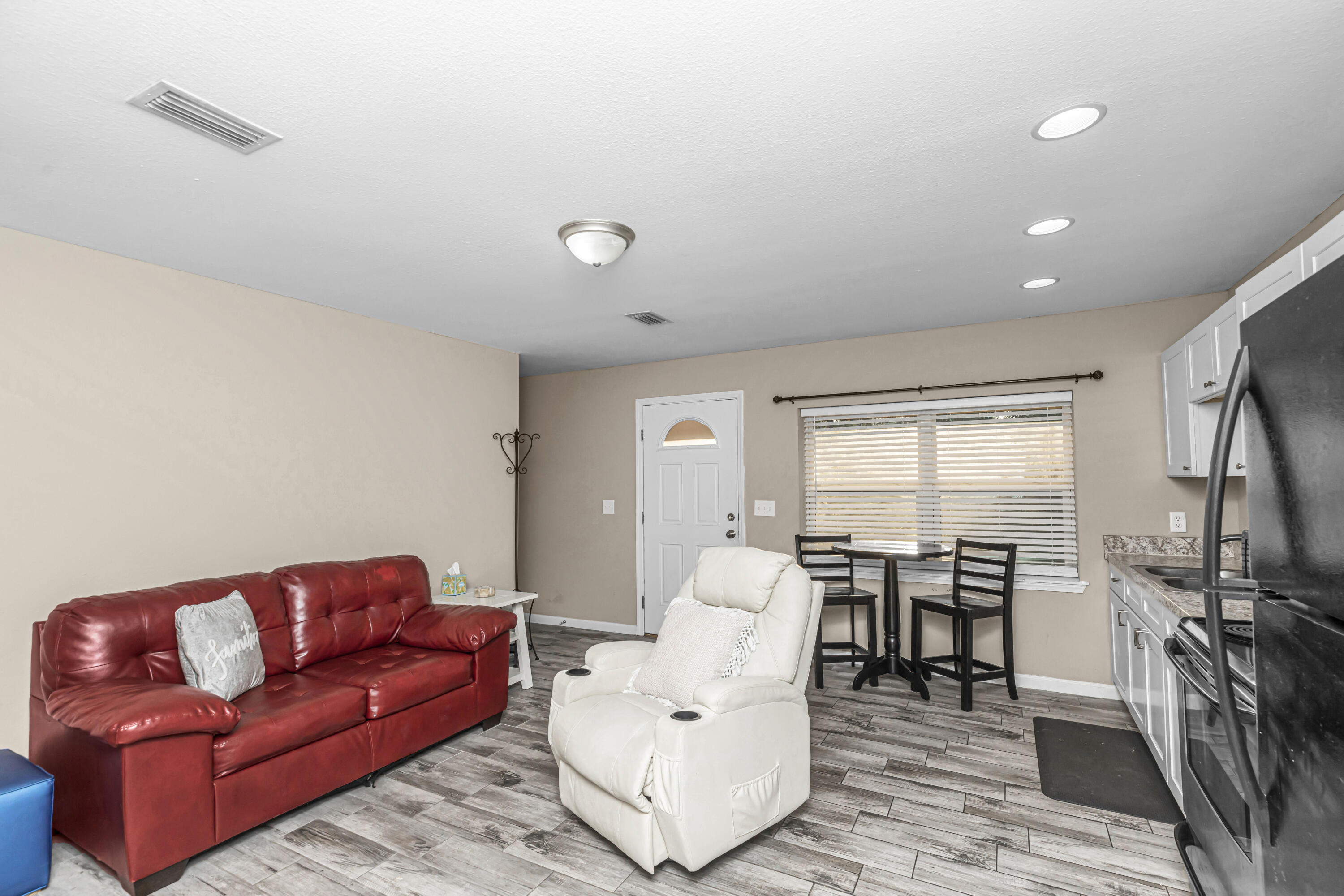 SYLVANIA HEIGHTS - Residential Lease