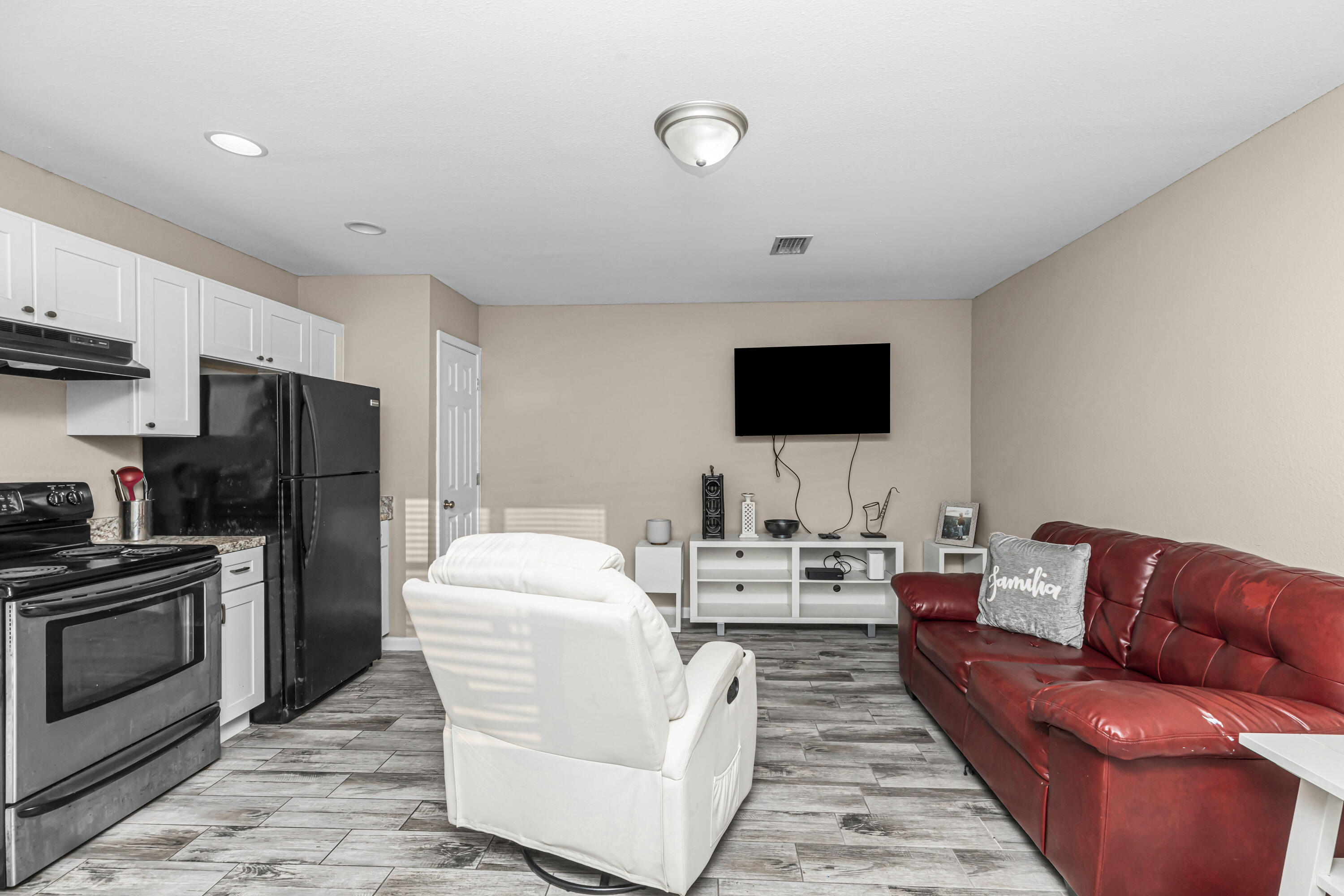 SYLVANIA HEIGHTS - Residential Lease