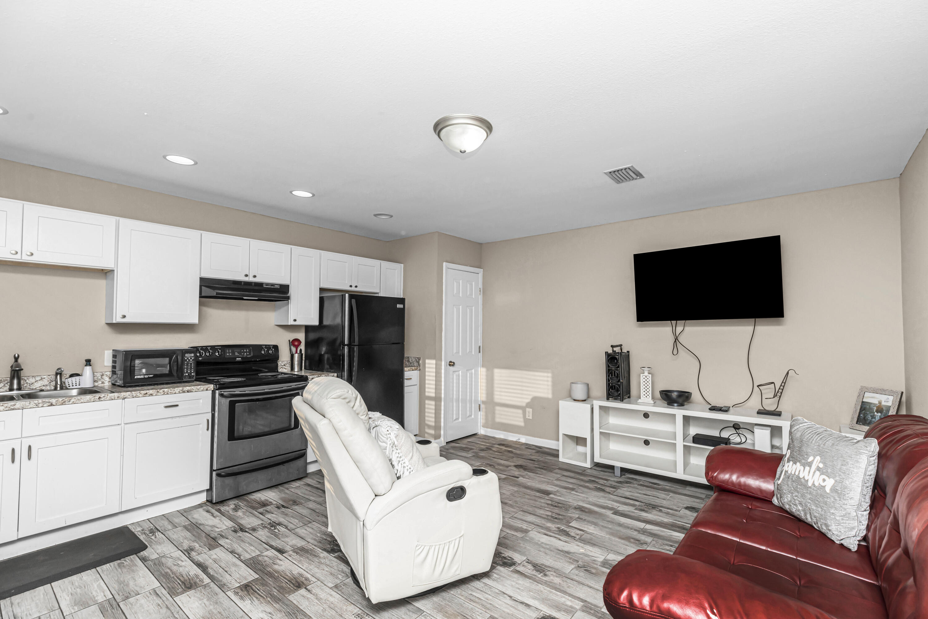 SYLVANIA HEIGHTS - Residential Lease