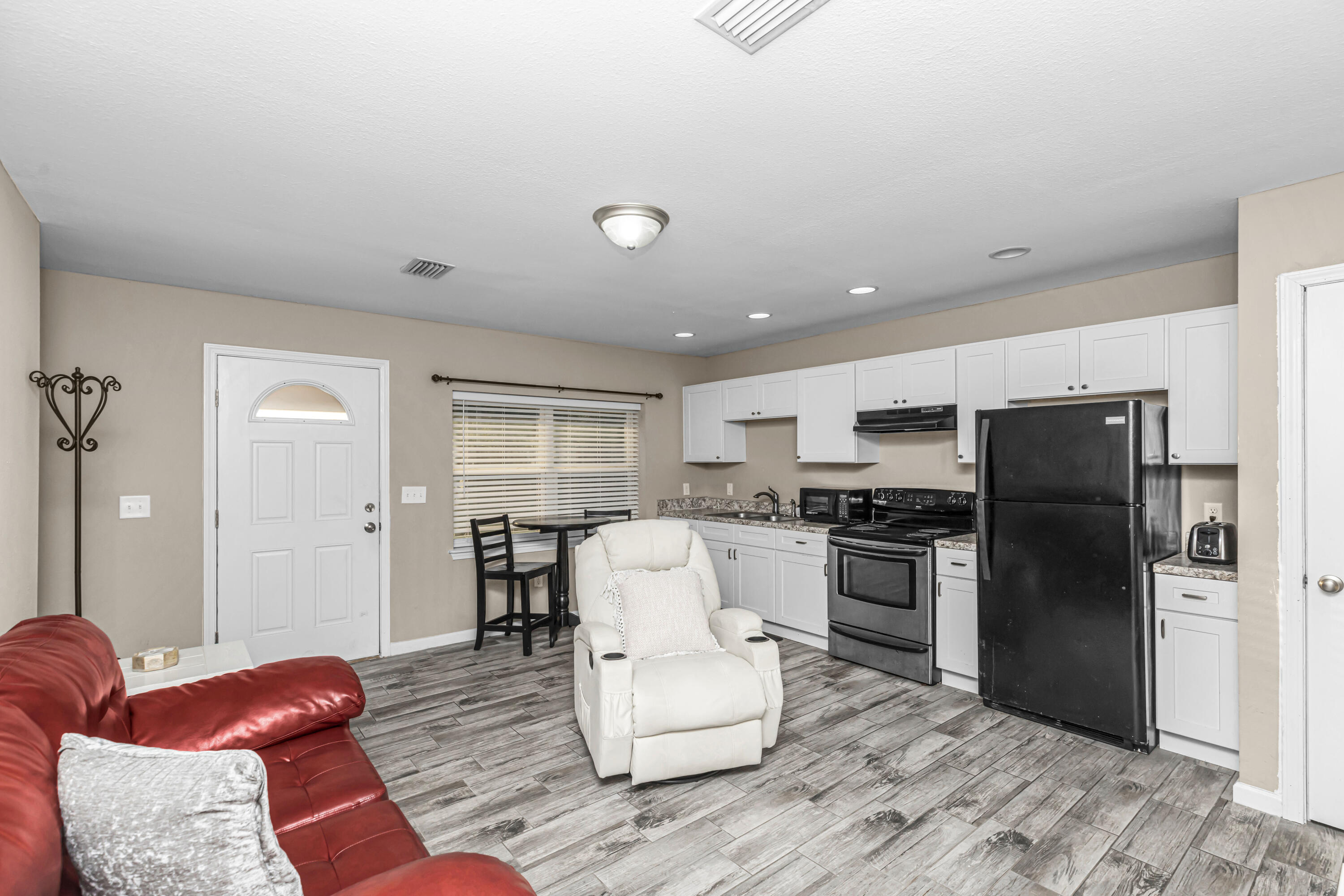 SYLVANIA HEIGHTS - Residential Lease