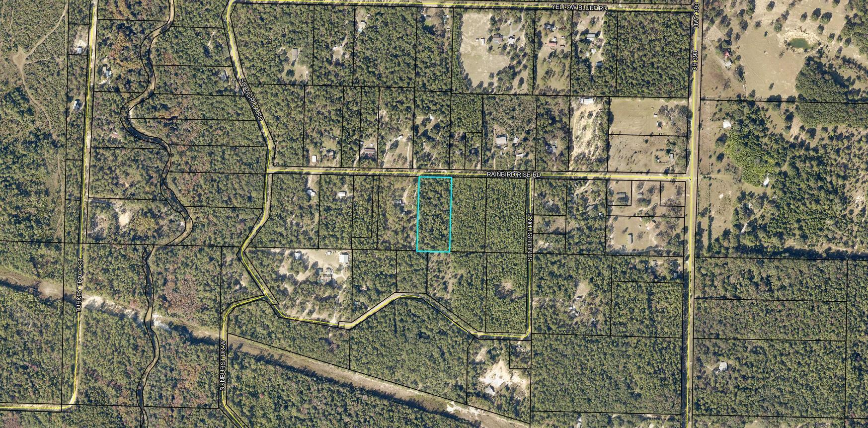 If country living is what you are looking for, you have found it in this 3.91acre property. Located close enough to the conveniences Crestview has to offer, but far enough to escape to your own piece of paradise.