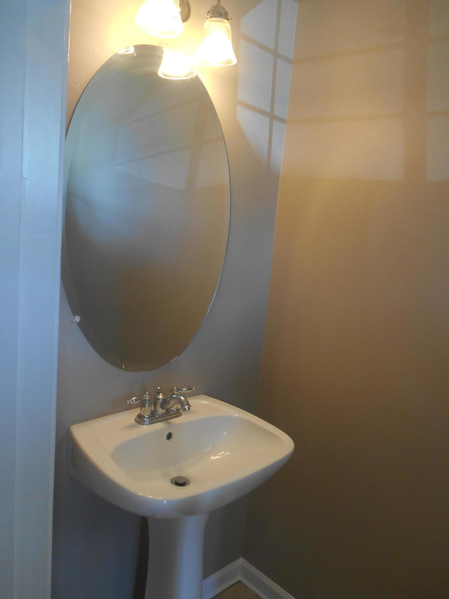 ROLLING PINES - Residential Lease