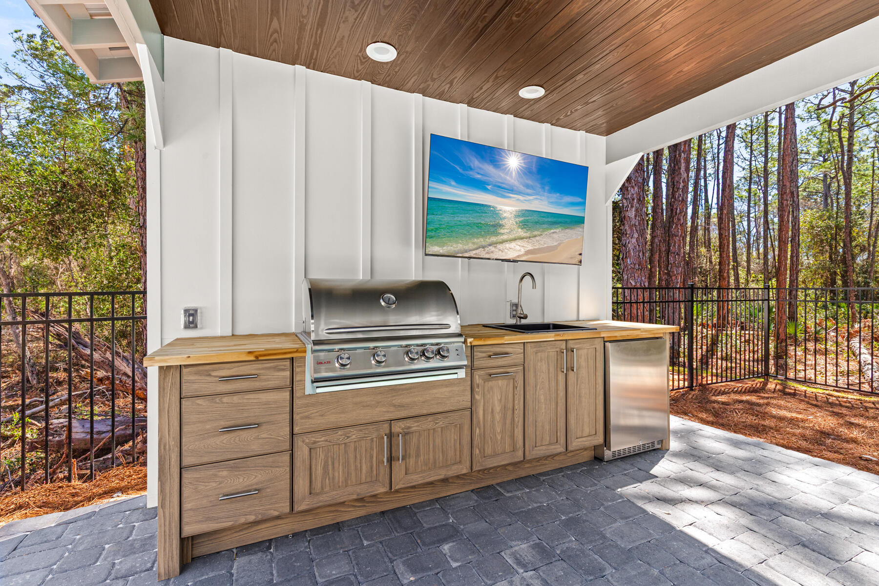 GULF SHORE MANOR - Residential