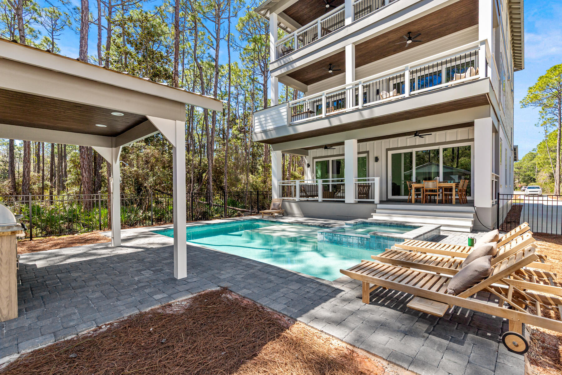 GULF SHORE MANOR - Residential