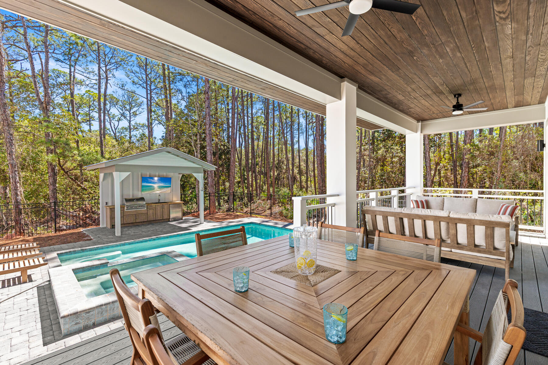 GULF SHORE MANOR - Residential