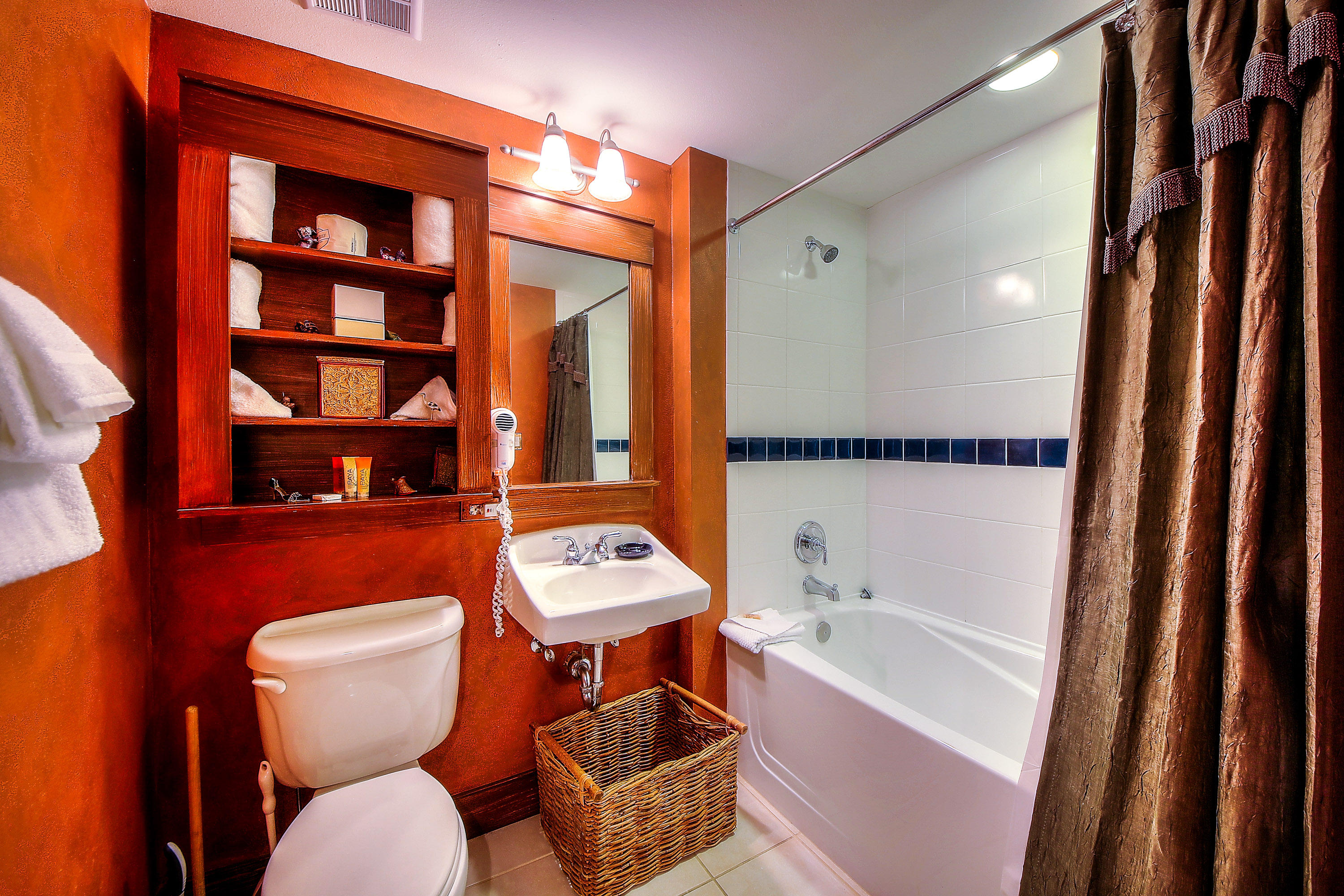 OBSERVATION POINT - Residential