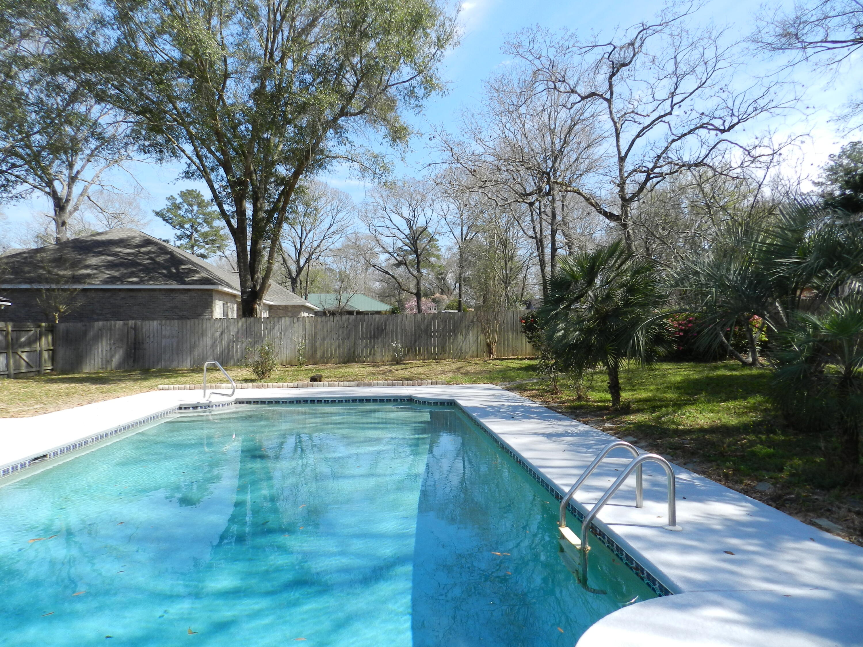 DOGWOOD ESTATES - Residential