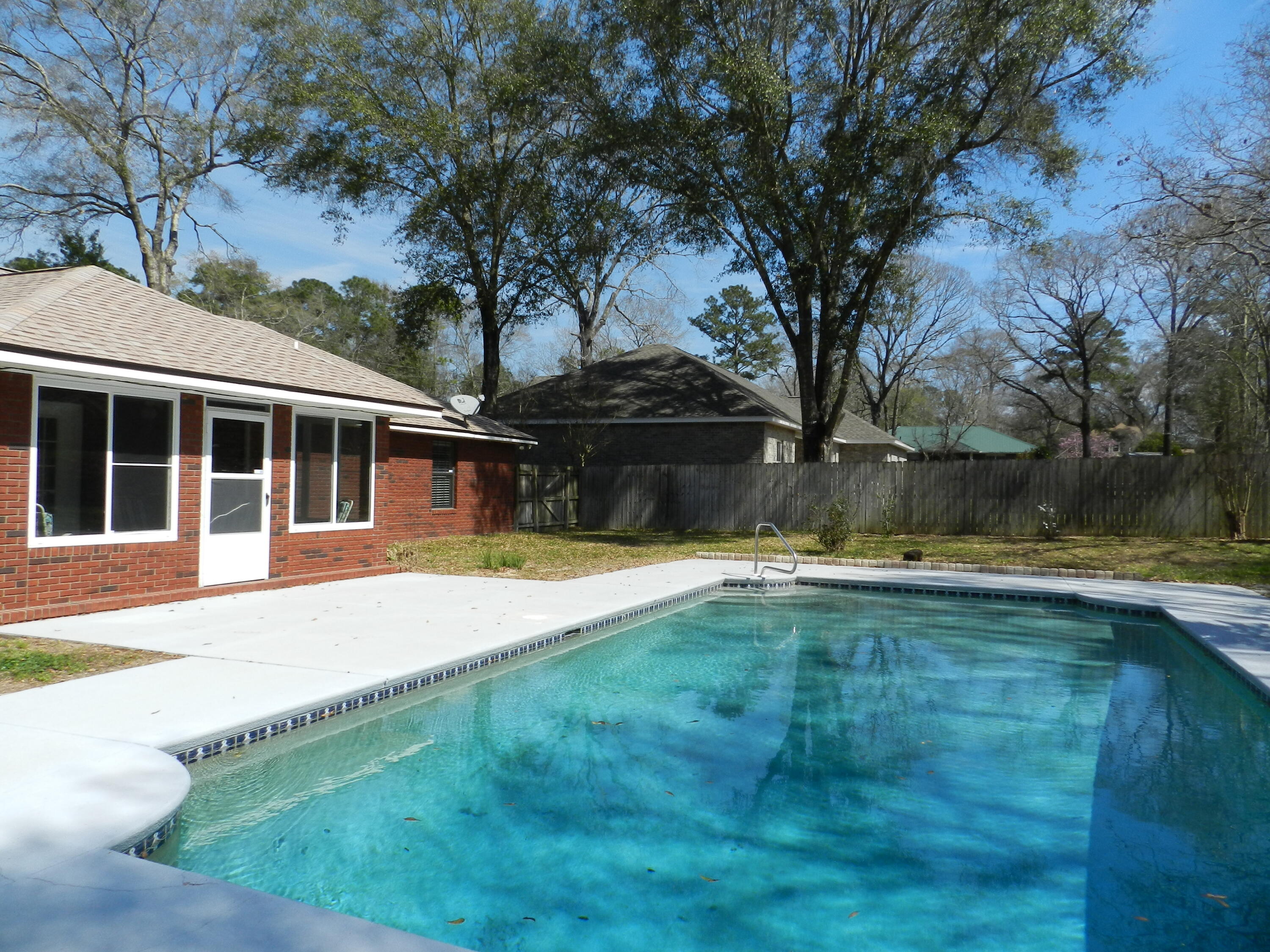 DOGWOOD ESTATES - Residential