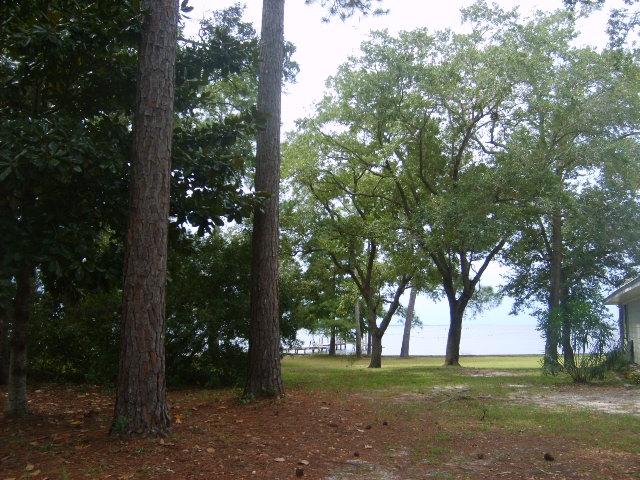 METES & BOUNDS - Land