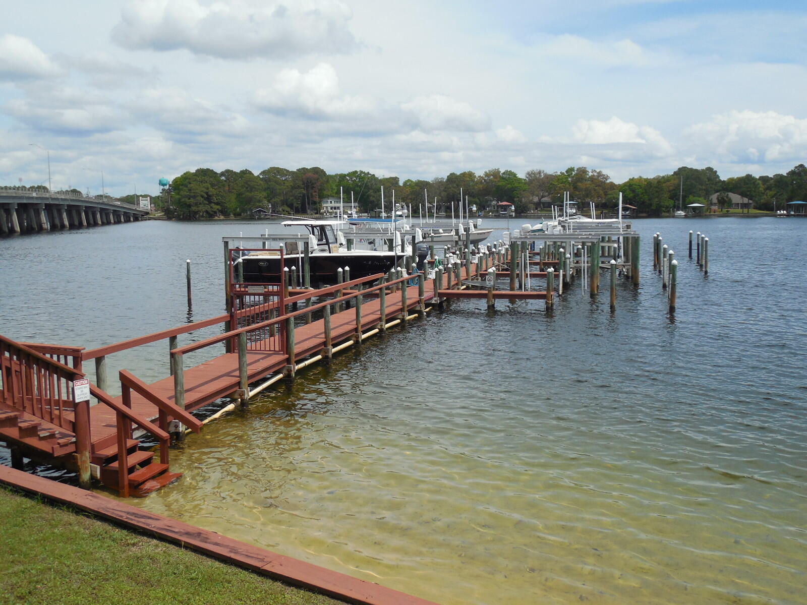 LAGUNA LANDING - Residential