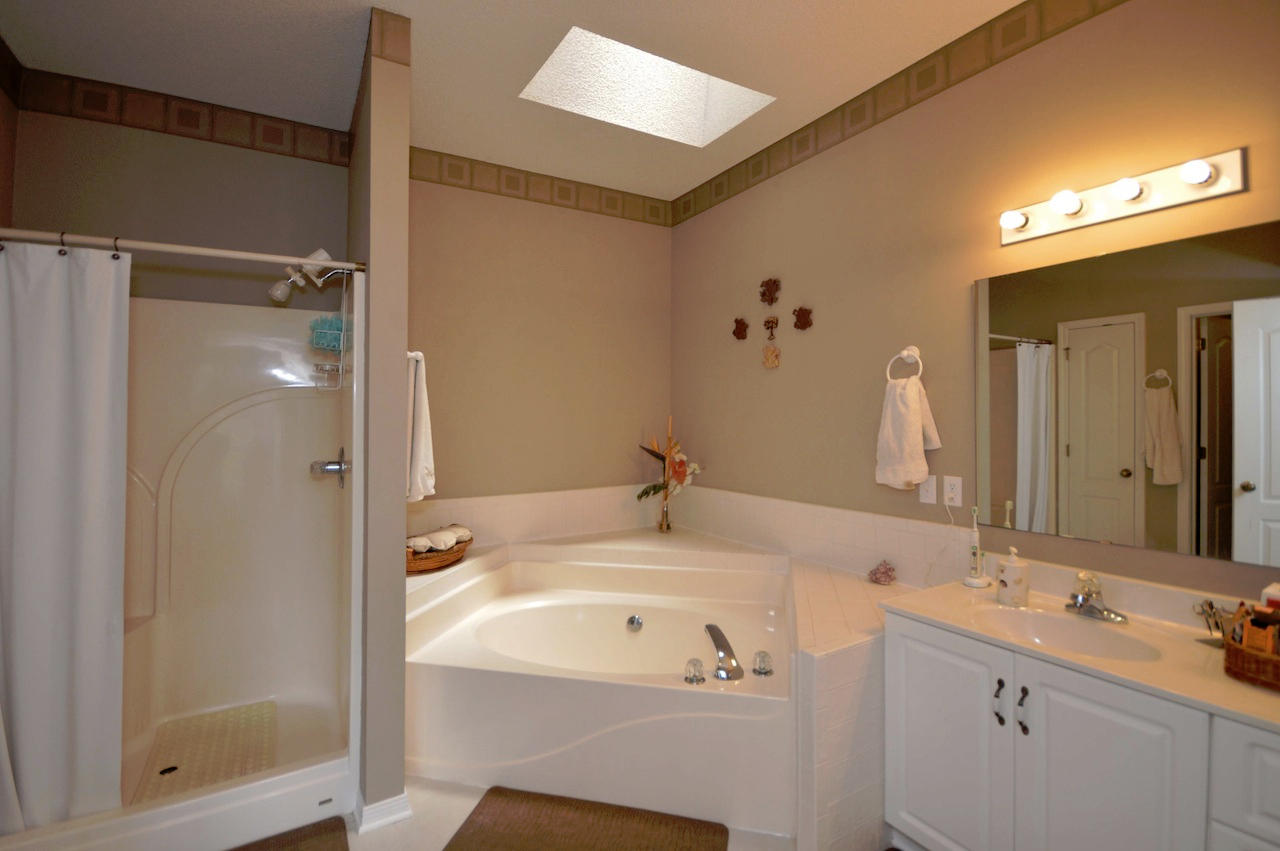 TOM KING ESTATES - Residential