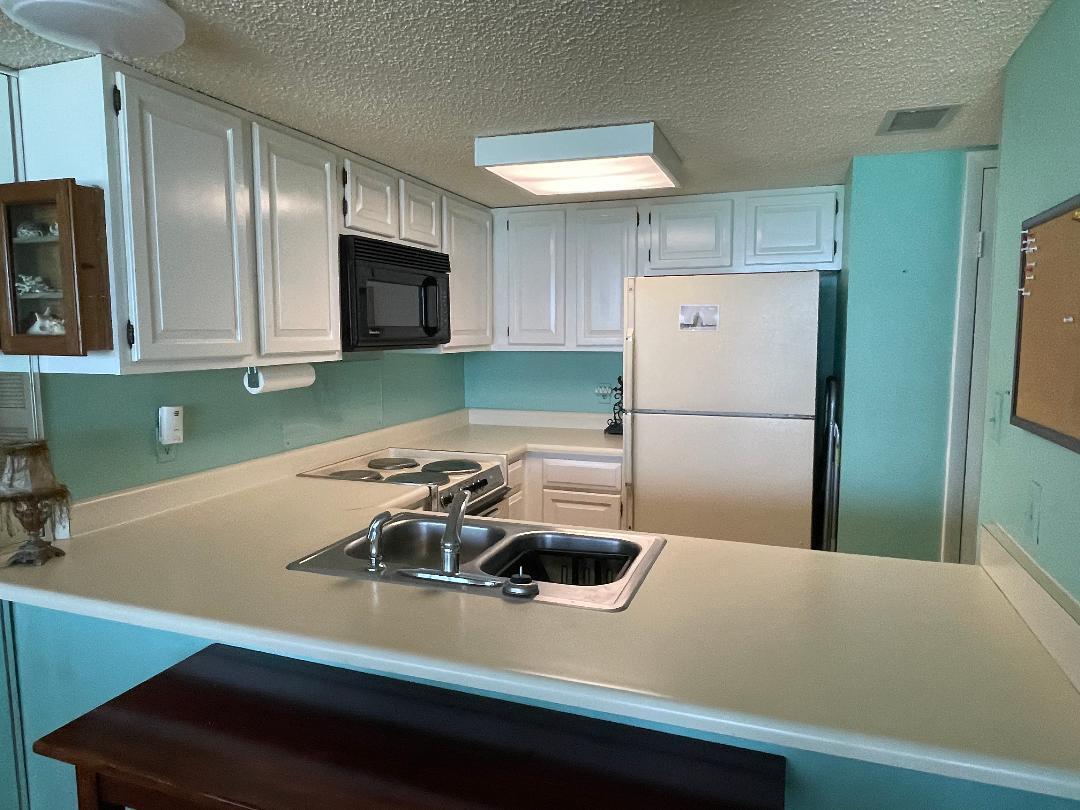 ONE SEAGROVE PLACE CONDOMINIUMS - Residential