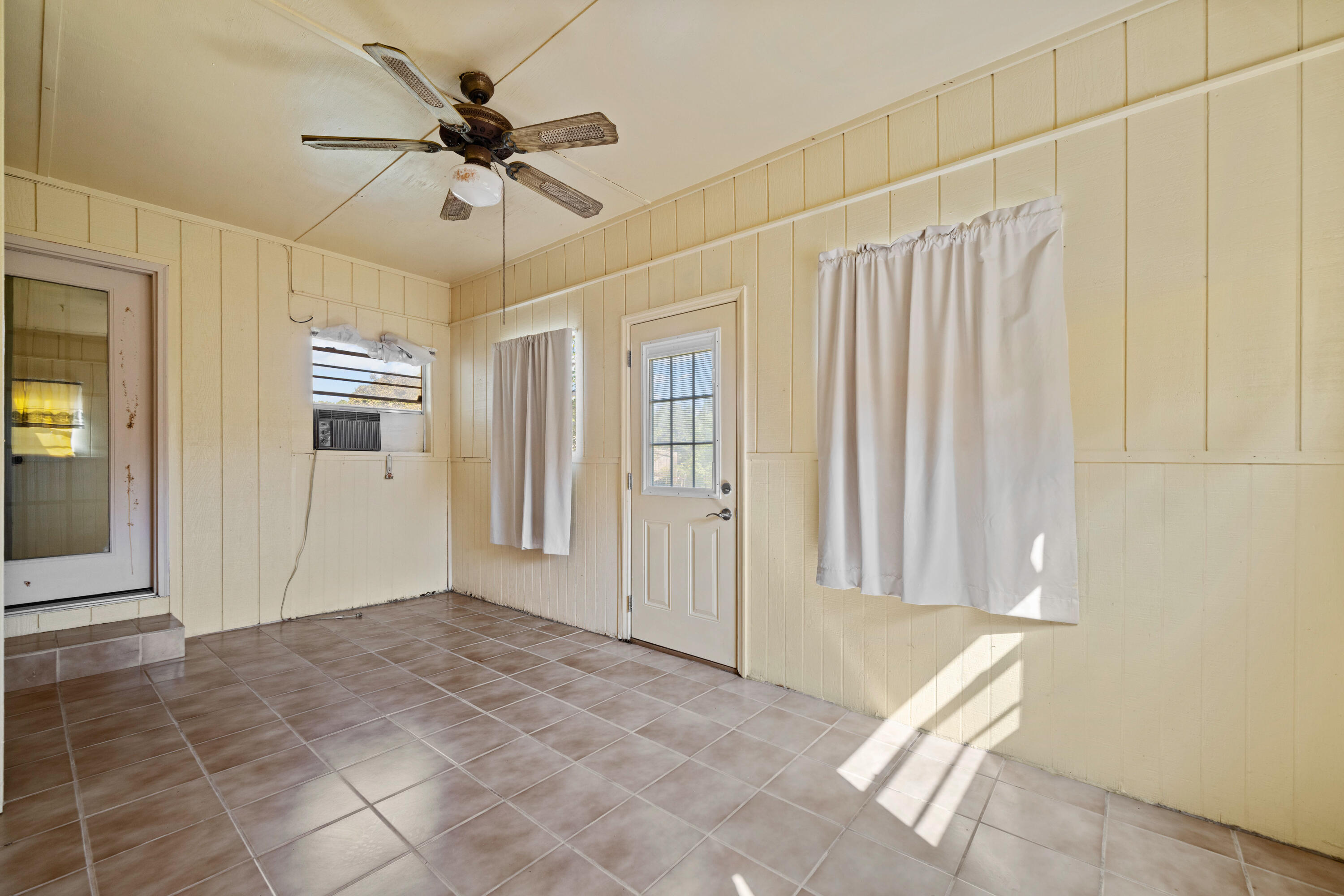 TIMBER LAKE ESTATES - Residential