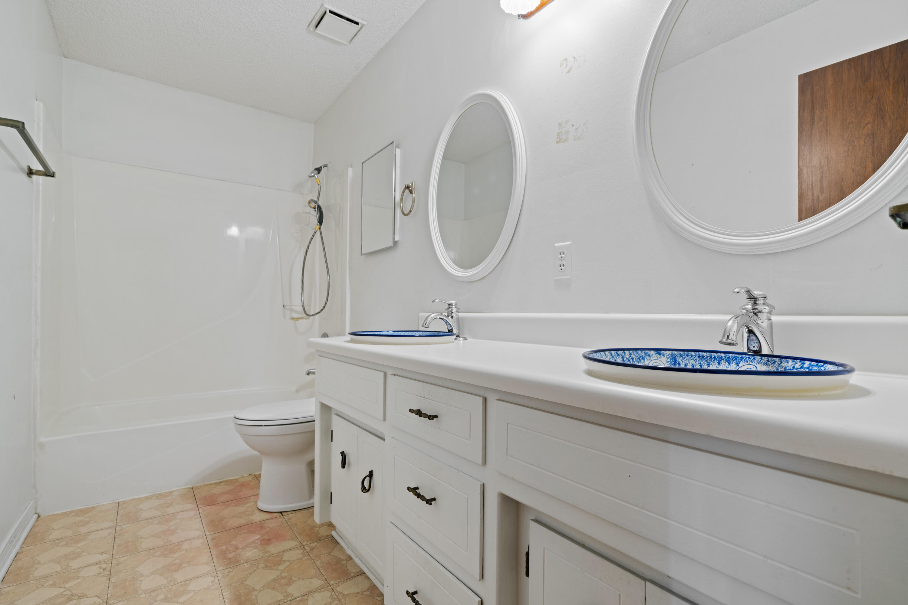 TIMBER LAKE ESTATES - Residential