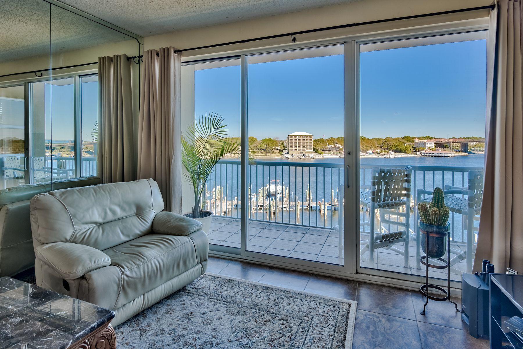 PALM COURT YACHT CLUB - Residential