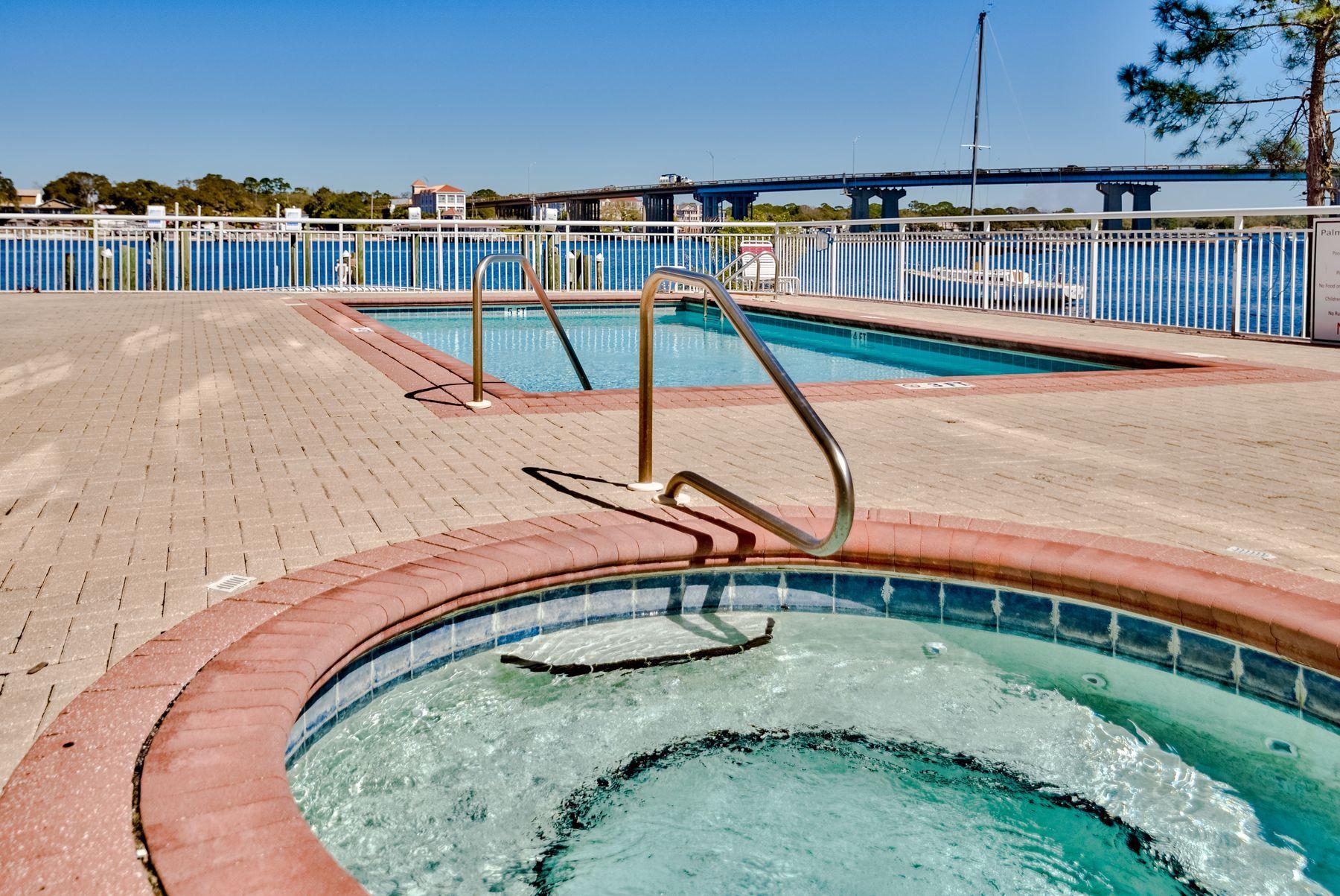 PALM COURT YACHT CLUB - Residential