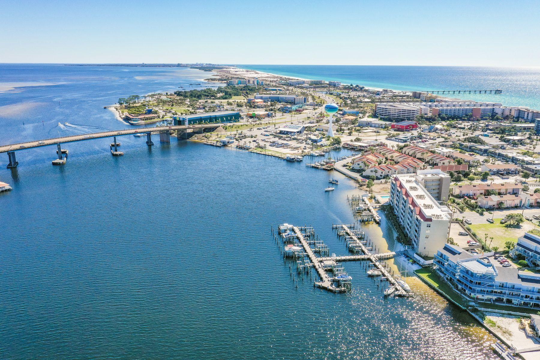 PALM COURT YACHT CLUB - Residential