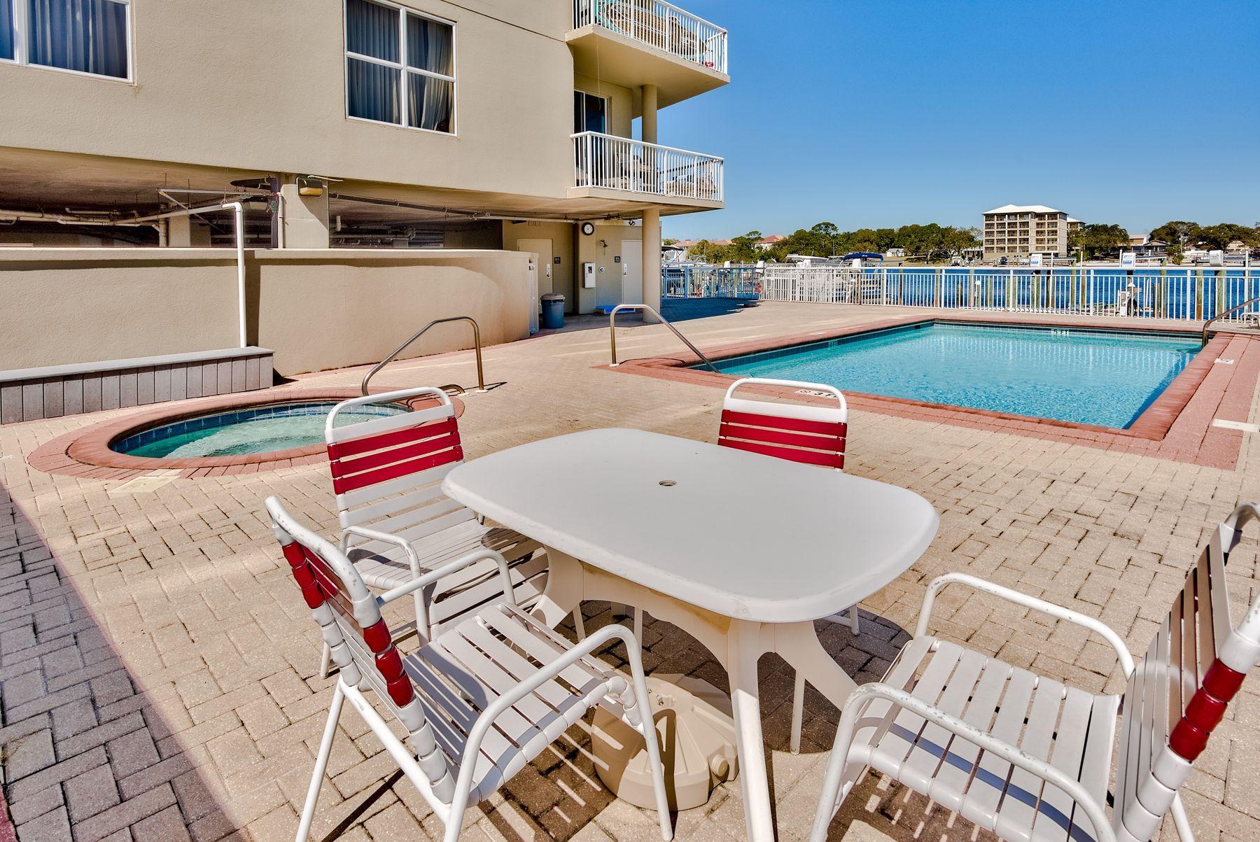 PALM COURT YACHT CLUB - Residential