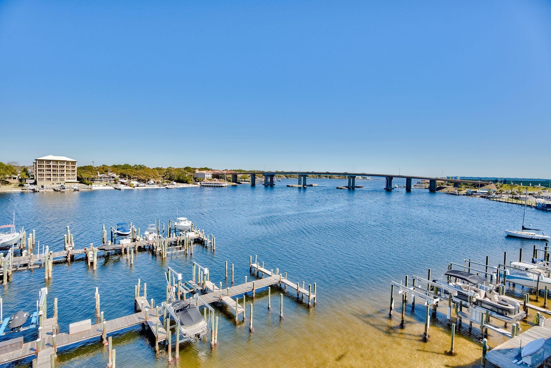 PALM COURT YACHT CLUB - Residential