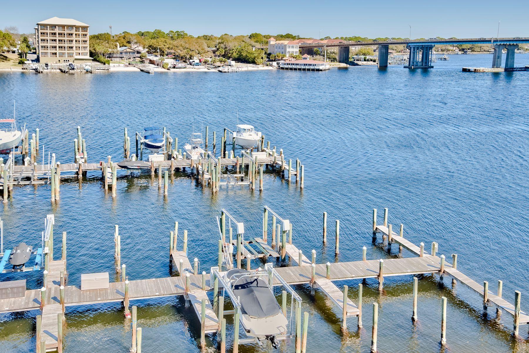 PALM COURT YACHT CLUB - Residential