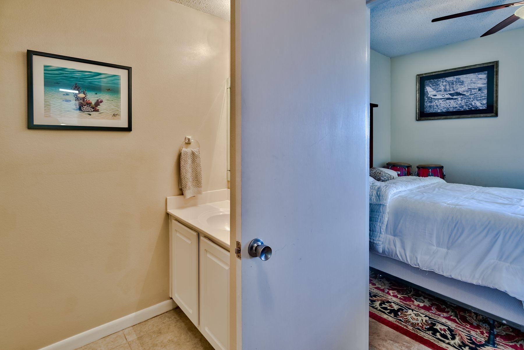 PALM COURT YACHT CLUB - Residential