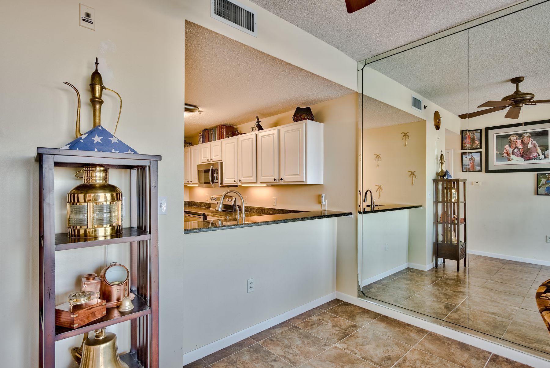 PALM COURT YACHT CLUB - Residential