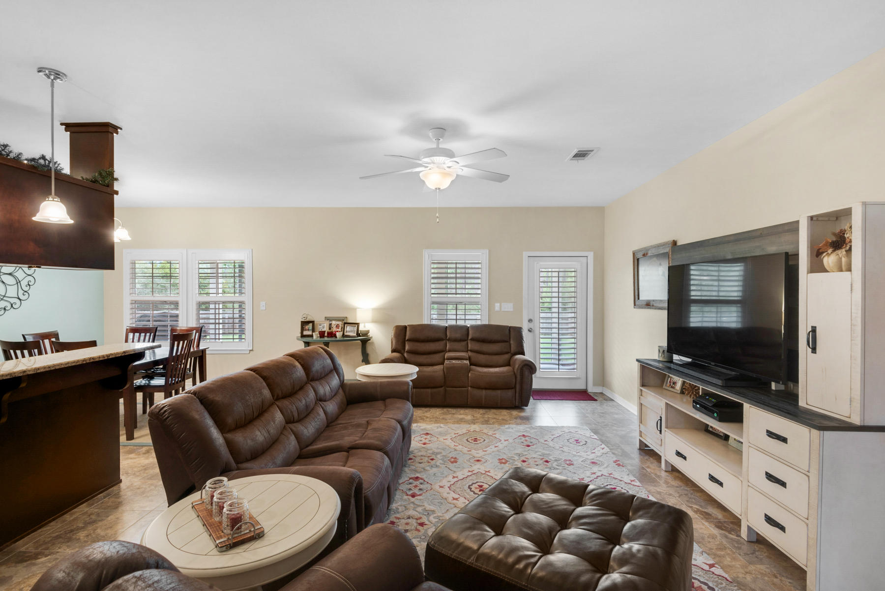 BAYOU PINES UNREC 1ST ADDN - Residential