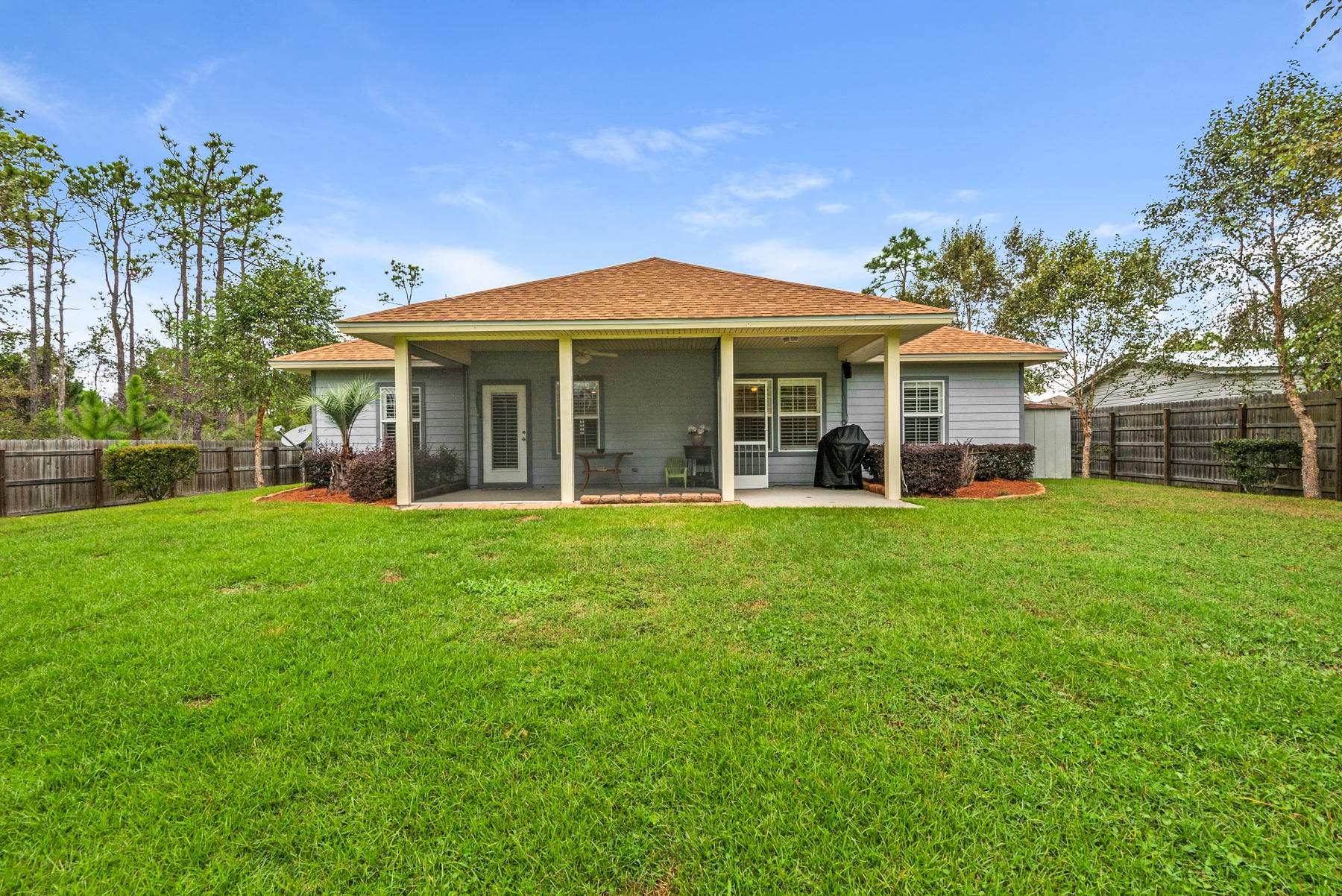 BAYOU PINES UNREC 1ST ADDN - Residential