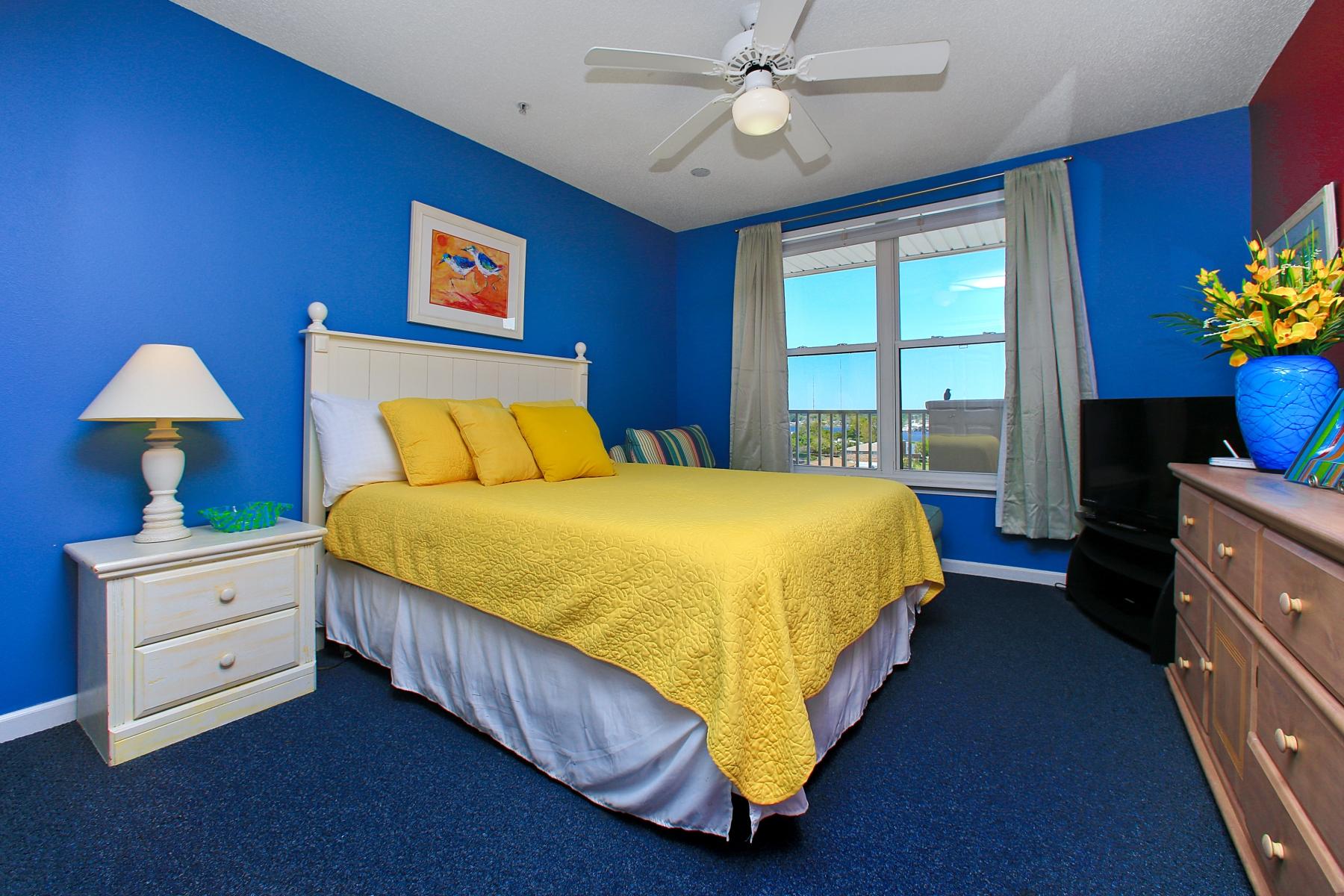 THE PALMS CONDO - Residential