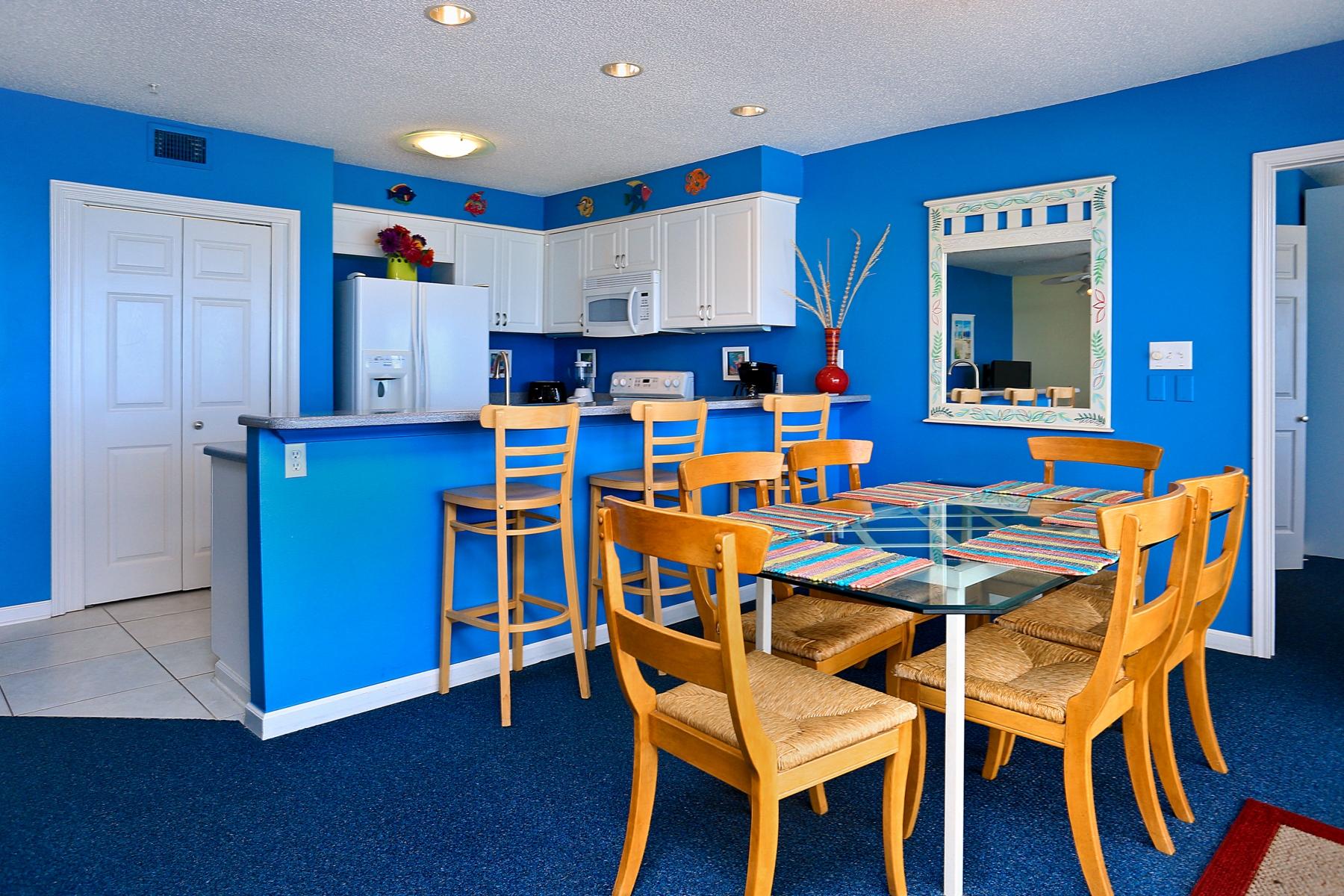 THE PALMS CONDO - Residential