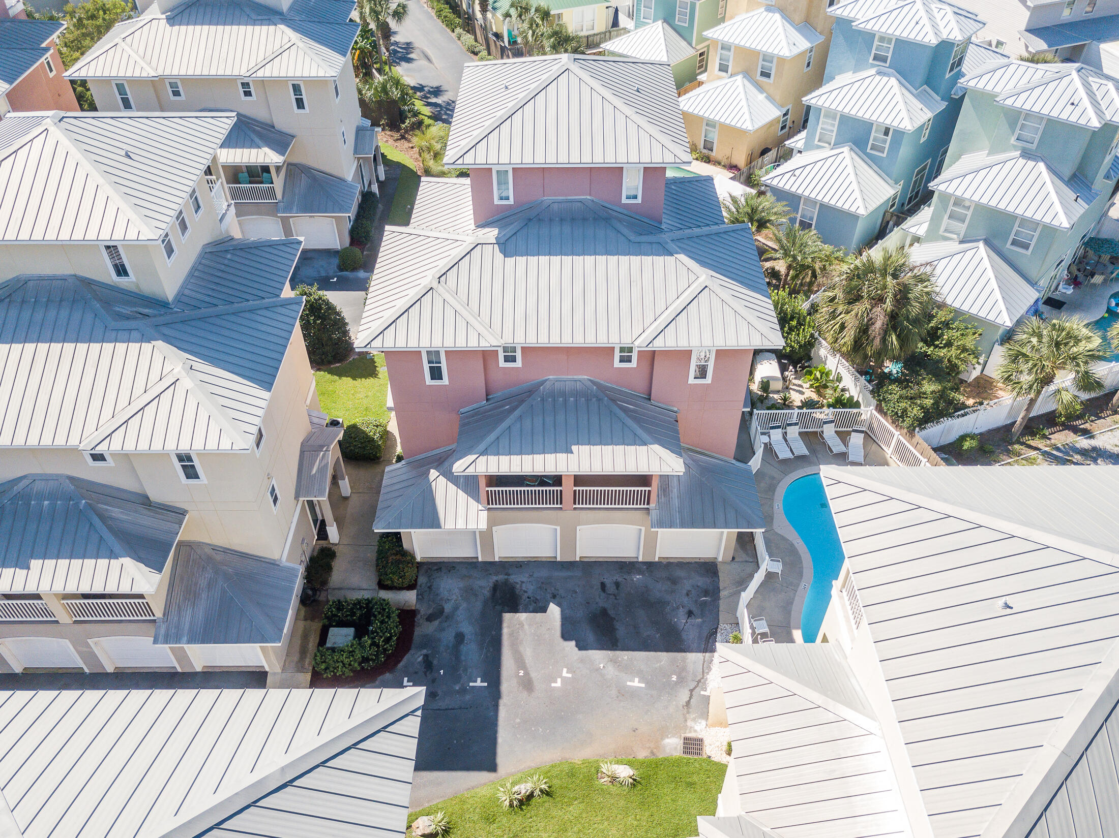 CASA DEL MAR - Residential