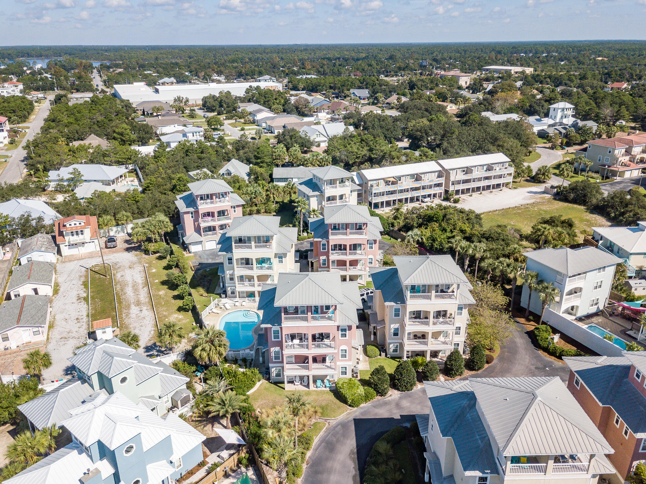 CASA DEL MAR - Residential