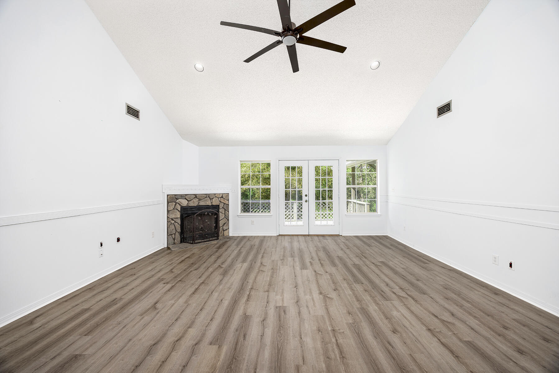 PARKWOOD ESTATES PH 1 BLUEWATER BAY - Residential