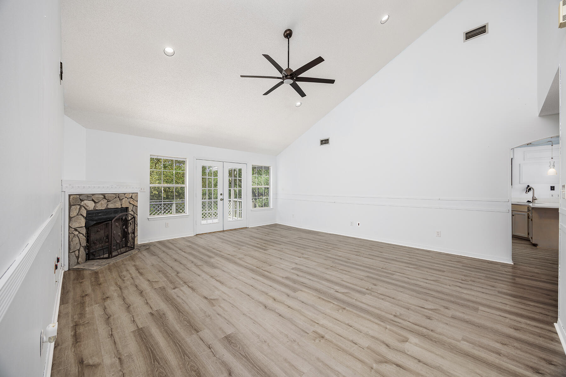 PARKWOOD ESTATES PH 1 BLUEWATER BAY - Residential