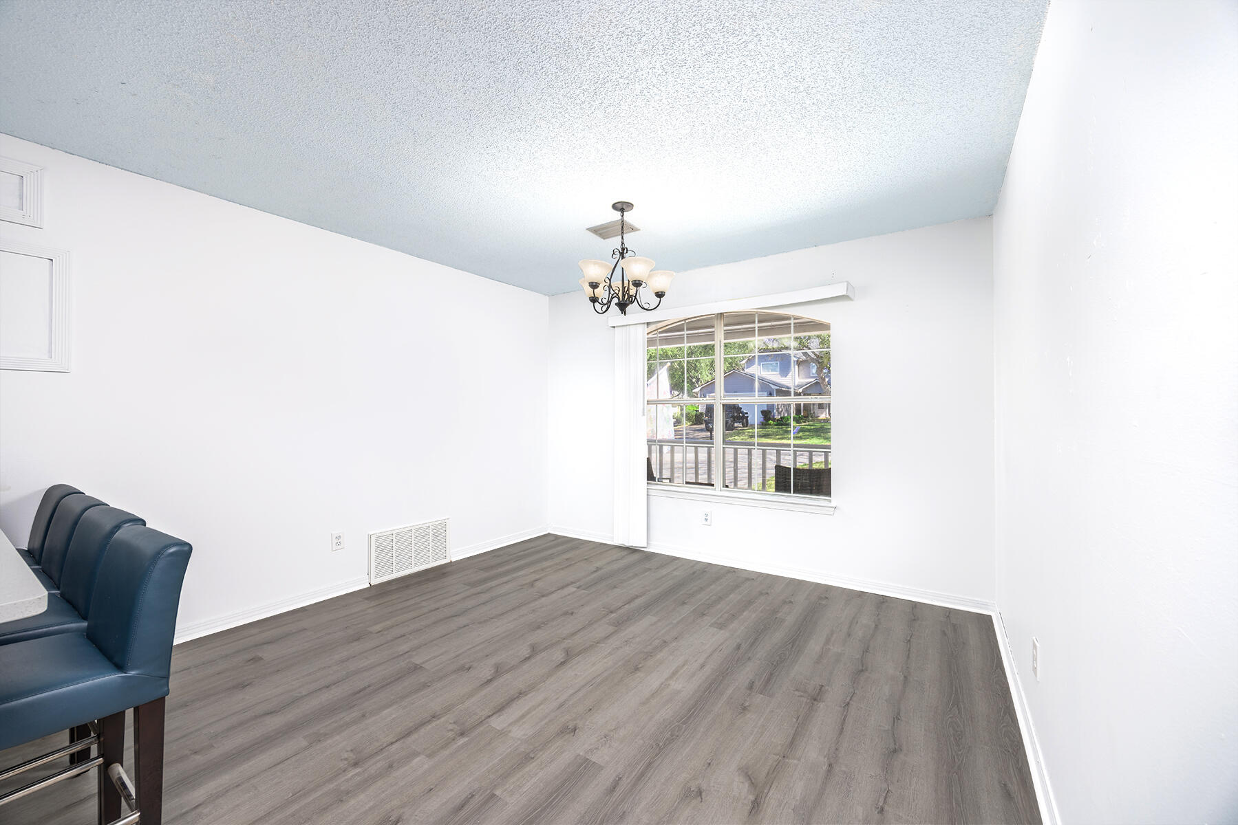 PARKWOOD ESTATES PH 1 BLUEWATER BAY - Residential